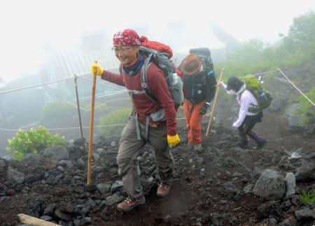 怖くて近くに行きたくない…富士山の山小屋不振 2015年07月10日 13時51分