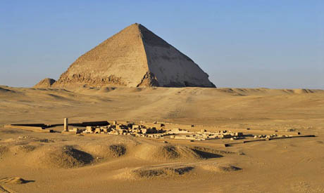 エジプト：宇宙線利用しピラミッド内調査計画 日本も協力