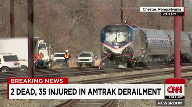 米東部でアムトラック列車が重機と衝突 ２人死亡、３５人負傷