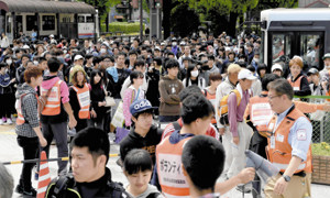 ボランティア・県外転院…熊本地震の支援加速 2016年04月22日 13時58分