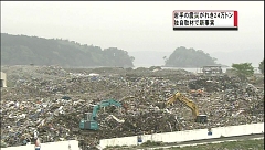 東日本大震災:がれき５トン、トラックで搬入 岩手から横手に ／秋田