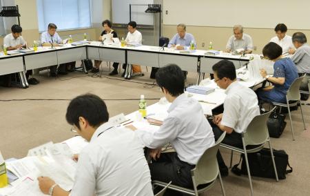 厚労省、抗がん剤副作用の救済制度導入を見送ることで大筋一致