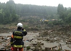 大雨:大分、佐賀など新たに３万人避難指示 河川はんらん