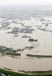 九州豪雨:４３万人に避難指示・勧告 死者２２人に