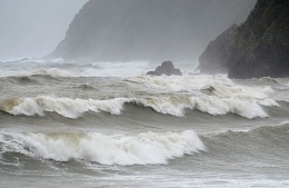 台風７号 鹿児島県内、非常に激しい雨の恐れ