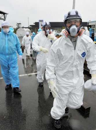 被曝か、無収入か！究極の選択迫られた原発作業員／線量計に鉛のカバー【目がテン】