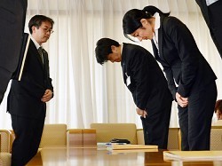 大津いじめ 父と市長、因果関係で溝