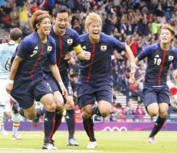 サッカー、日本 １対０でスペイン破る