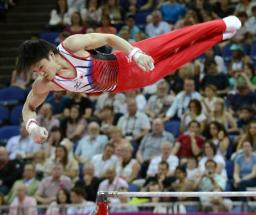 内村航平ら２人落下したが…男子体操、決勝へ