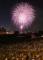 名張川納涼花火大会:夜空に４９２５発、６万人歓声 ／三重