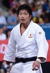 泥臭く、粘りの銅＝厳しい判定も次に集中－柔道・西山〔五輪・柔道〕