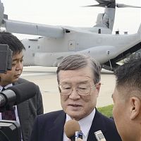 森本防衛相、オスプレイ試乗「快適だった」