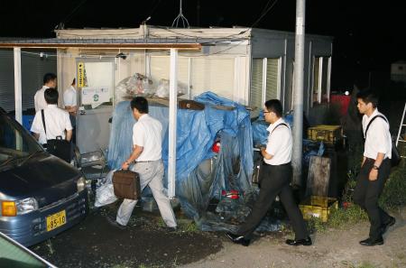 東北道バス事故:６１歳運転手を逮捕 「疲れて、居眠り」