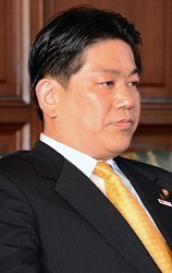 閣僚の靖国参拝不適切＝岡田副総理