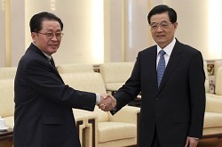 中朝、経済で「新しい協力模索」 胡主席が正恩氏後見役と会談