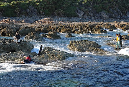 尖閣諸島に日本人１０人が上陸