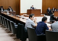 特例公債法案:野党欠席の中、民主が強行可決 衆院財金委