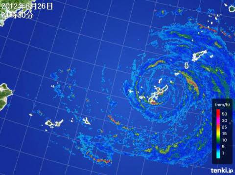 大雨と竜巻並みの暴風に厳重警戒