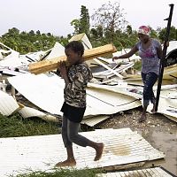 カリブで大型熱帯低気圧が猛威…１０人死亡