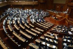 特例公債法案を可決＝選挙制度も、自民など反発―衆院