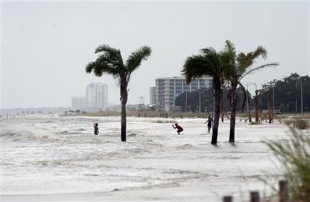 米熱帯低気圧、ハリケーンに 南部に上陸の見通し 大規模洪水の可能性