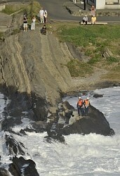 城ケ島水難:不明の次男、遺体で発見