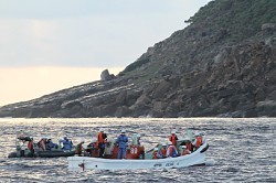 尖閣諸島:東京都の調査団が周辺海域で現地調査開始