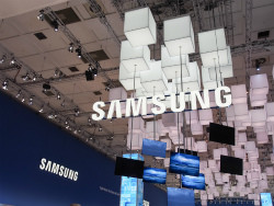 【レポート】 IFA 2012 - SamsungのAndroid搭載デジタルカメラ「GALAXY Camera」をチェック!!