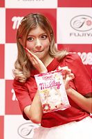 ローラ ミルキーのパッケージになっちゃった！