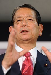 総裁選出馬の町村氏、参院選まで「部分連合も」