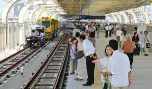 ３８９メートル 長～いホームお披露目 京急蒲田駅 ３階などを公開