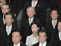 突然の訃報に落胆の声 松下金融相死去で地元・鹿児島