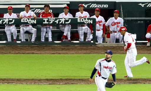 広島、自力ＣＳの可能性消滅 ヤクルト総力戦、９回逆転