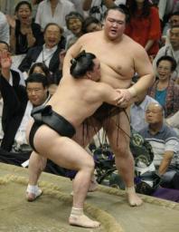 大相撲秋場所:日馬富士１４連勝 綱に王手