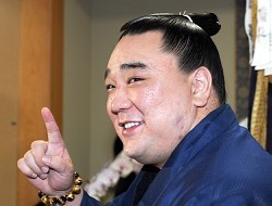 日馬富士:Ｖ一夜明け「自分をもっと磨き精進」