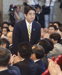 自民新総裁に安倍氏＝決選投票で逆転勝利―石破氏を要職起用へ