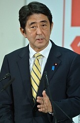 消費増税、脱デフレが前提 安倍氏の経済政策