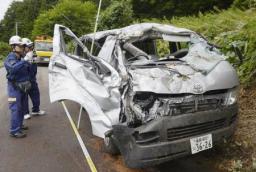 木材が車直撃 ６人死傷