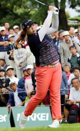 木戸愛、首位に並ぶ ゴルフ日本女子オープン第３Ｒ