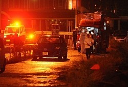 川に車転落、女性３人重体 北九州