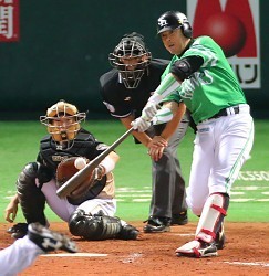 熱い気持ち最後まで＝小久保が２本塁打－プロ野球・ソフトバンク