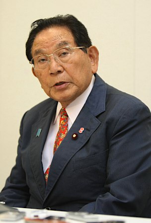 田中法相の辞任要求 外国人献金で安倍総裁