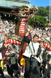 秋空高く龍舞う 長崎くんち始まる