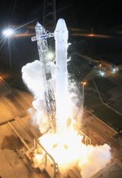 米民間宇宙船、打ち上げに成功 初の商業輸送ミッション
