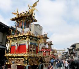 ニュース交差点:祭 秋の高山祭始まる−−岐阜