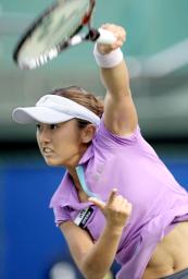 土居、日本勢唯一の８強 女子テニス・ＨＰオープン