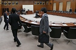 復興予算:審議せず流会 民主・政府側欠席で…衆院小委