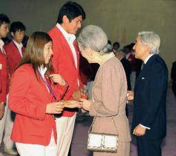 五輪入賞選手ら招き宮中茶会