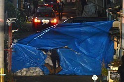 尼崎・床下遺体:３人目も発見「他に３人殺害遺棄」証言も