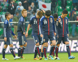 日本、ブラジルに０－４ パス回すだけだった